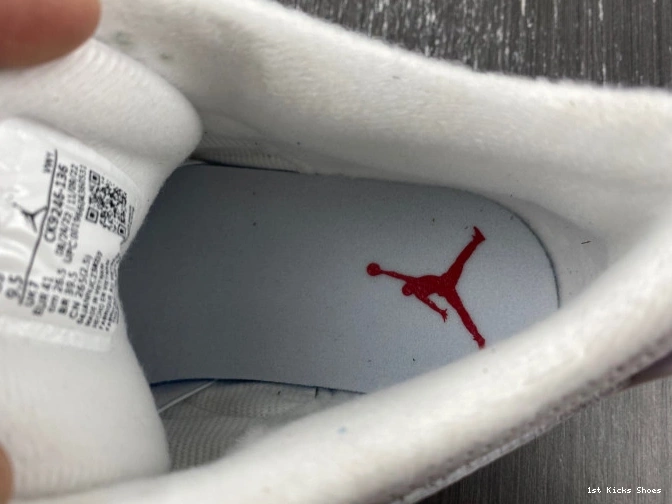 1st Kicks Shoes Jordan (W) Retro 3 CK9246-136 Lucky Green 0822